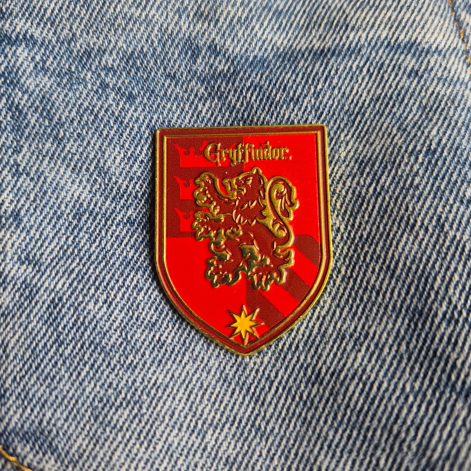 Pin Gryffindor